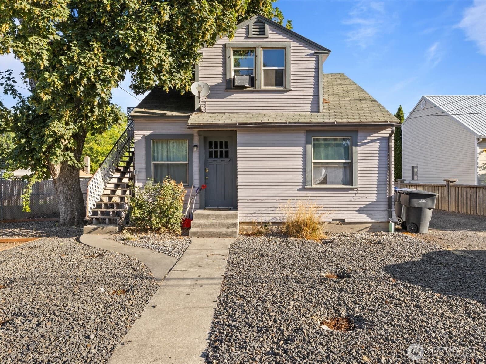 1813 Pleasant Street