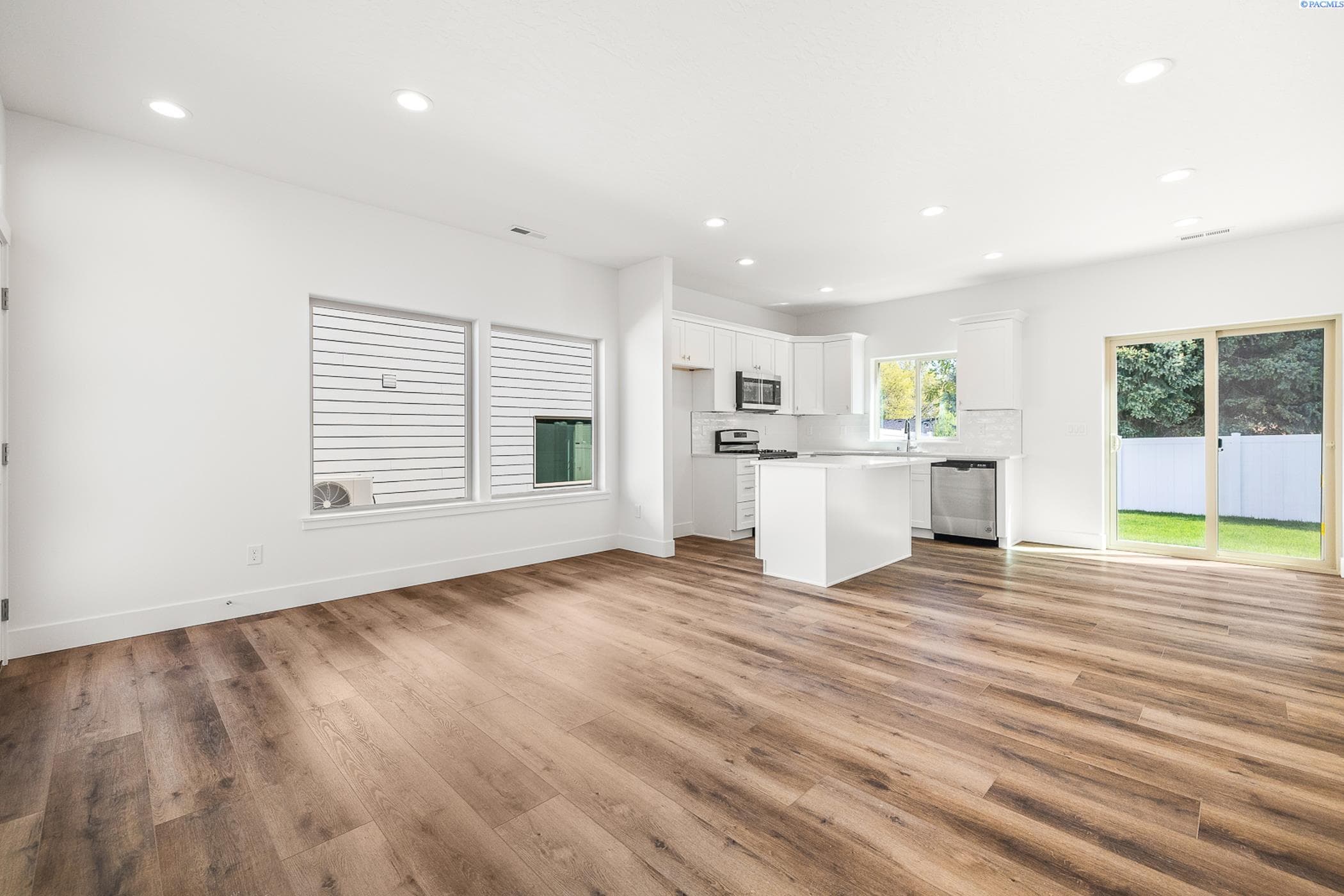 1141 Underwood Pl — photo 1 of 39