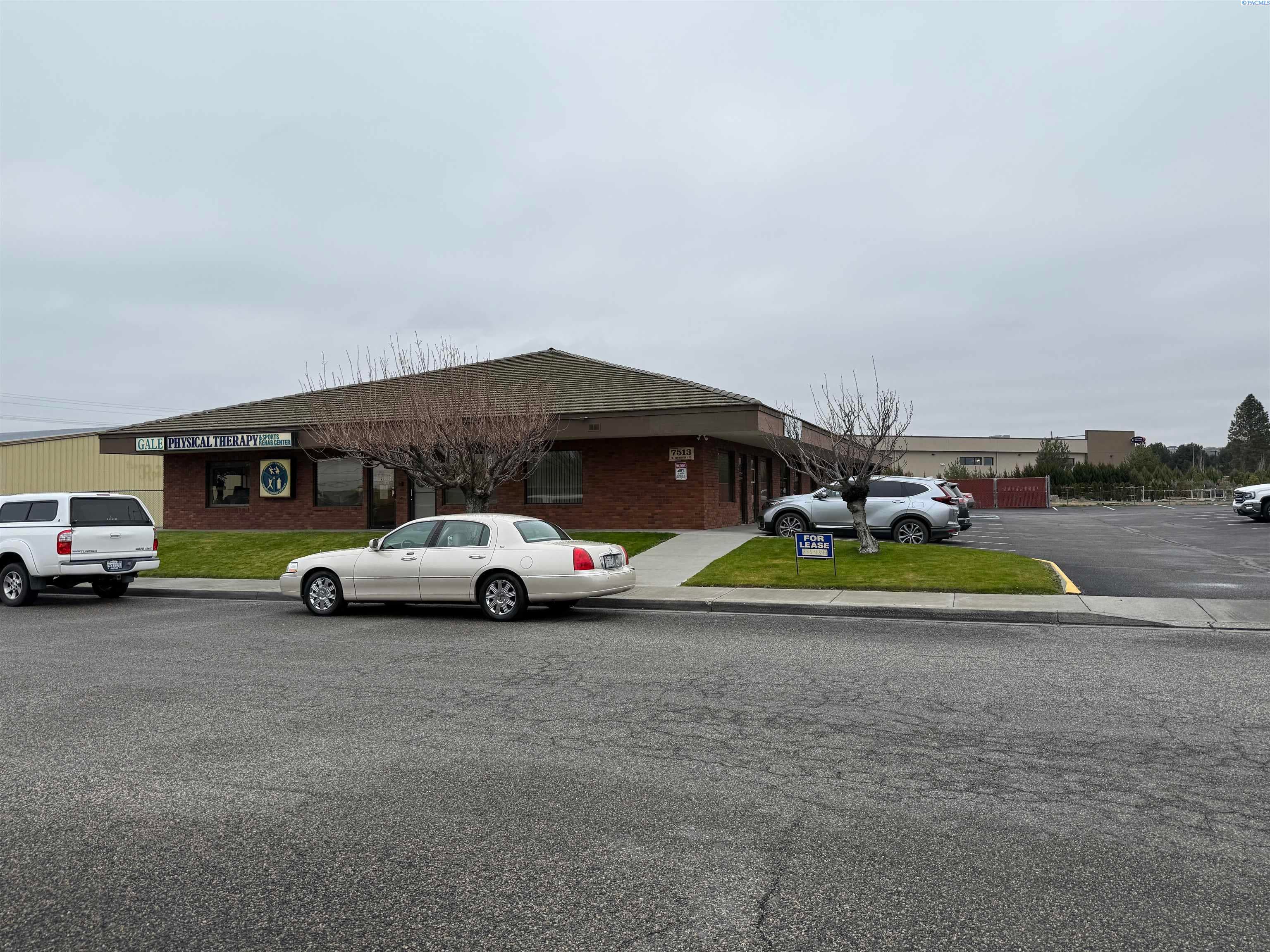 7513 Kennewick Ave — photo 1 of 5