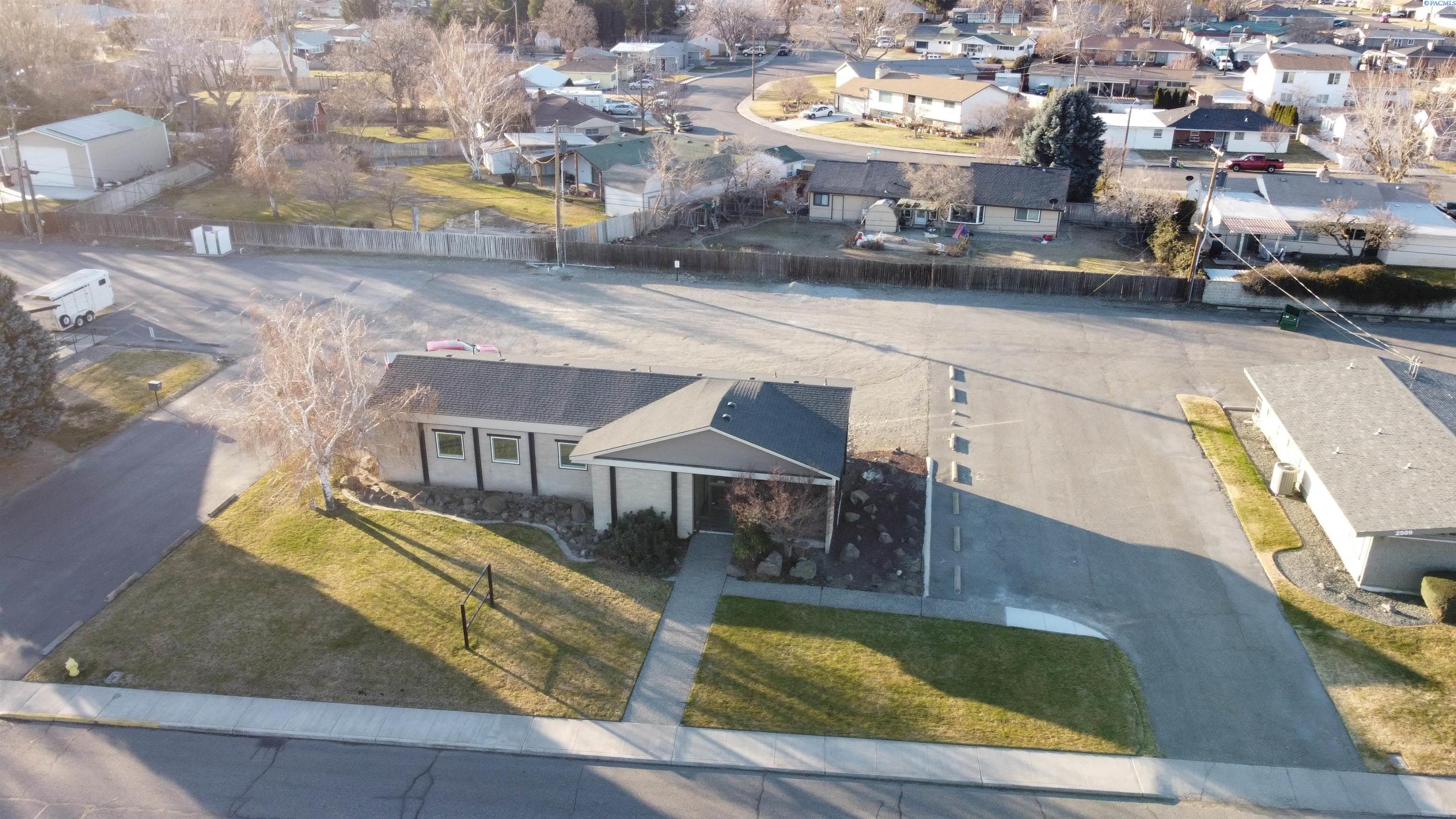 2427 Falls Ave — photo 1 of 8