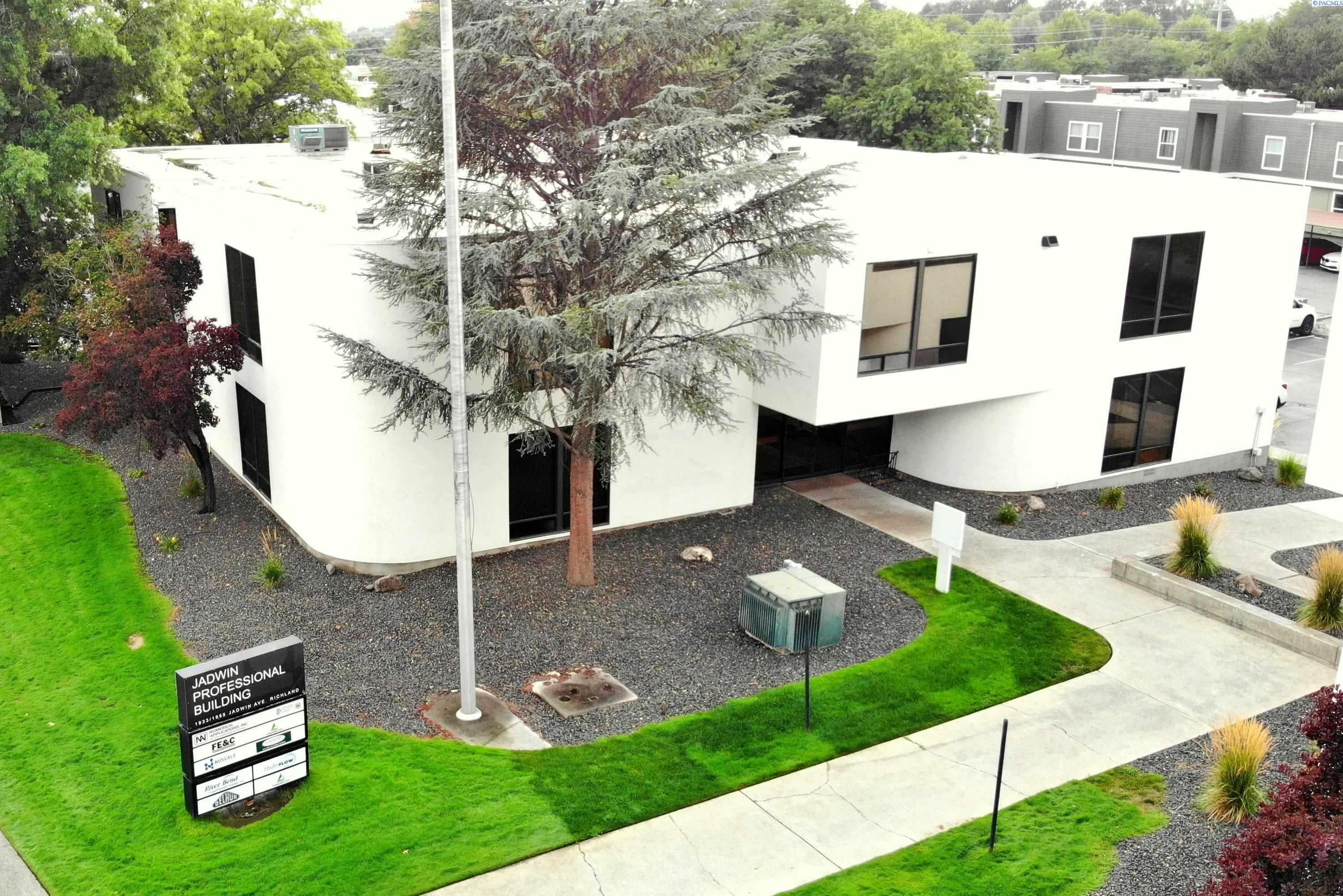 1933 Jadwin Avenue