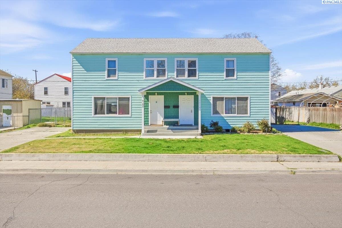 1217-1219 McPherson Ave — photo 1 of 29