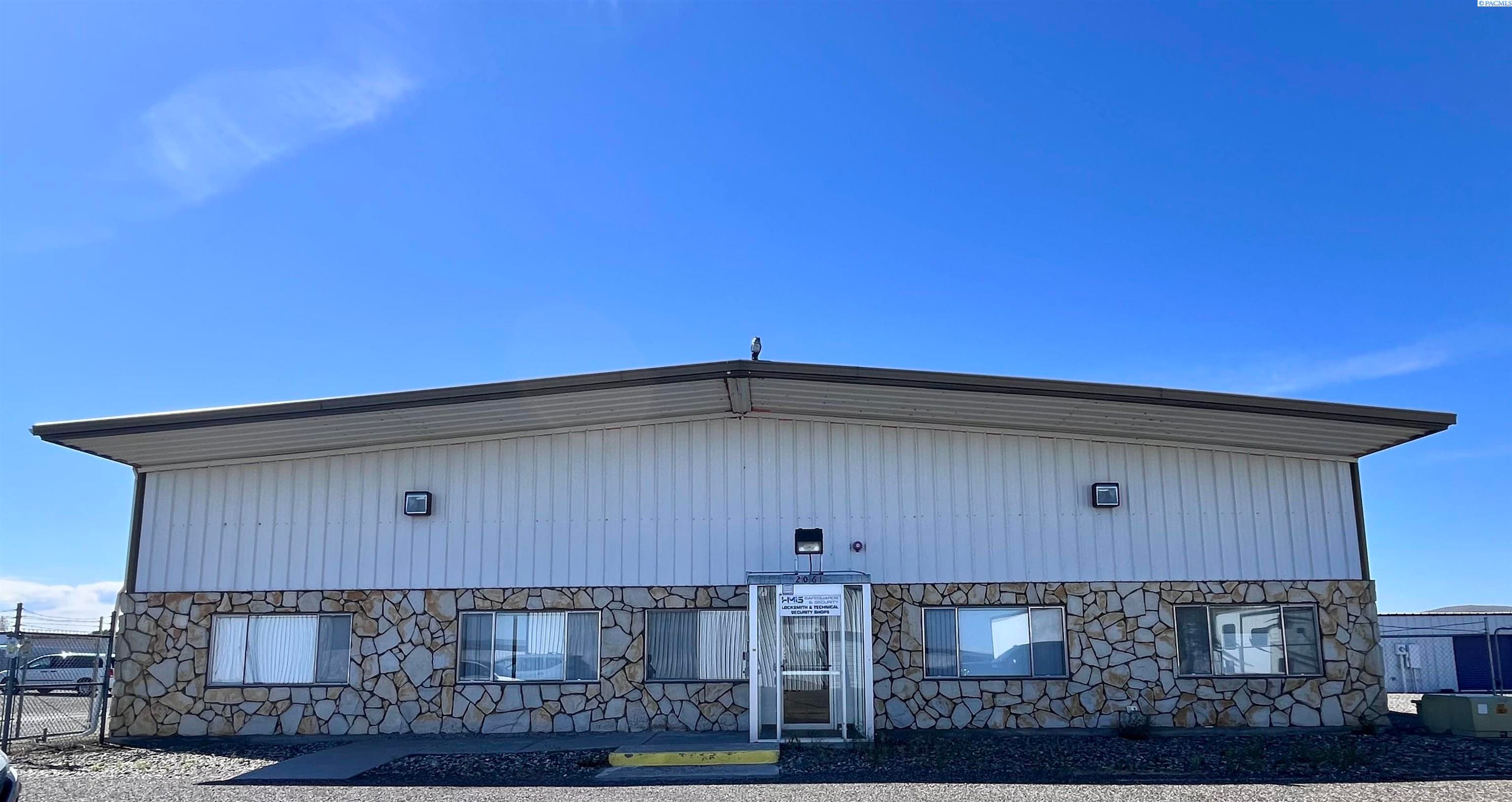 2061 BUTLER LOOP — photo 1 of 8