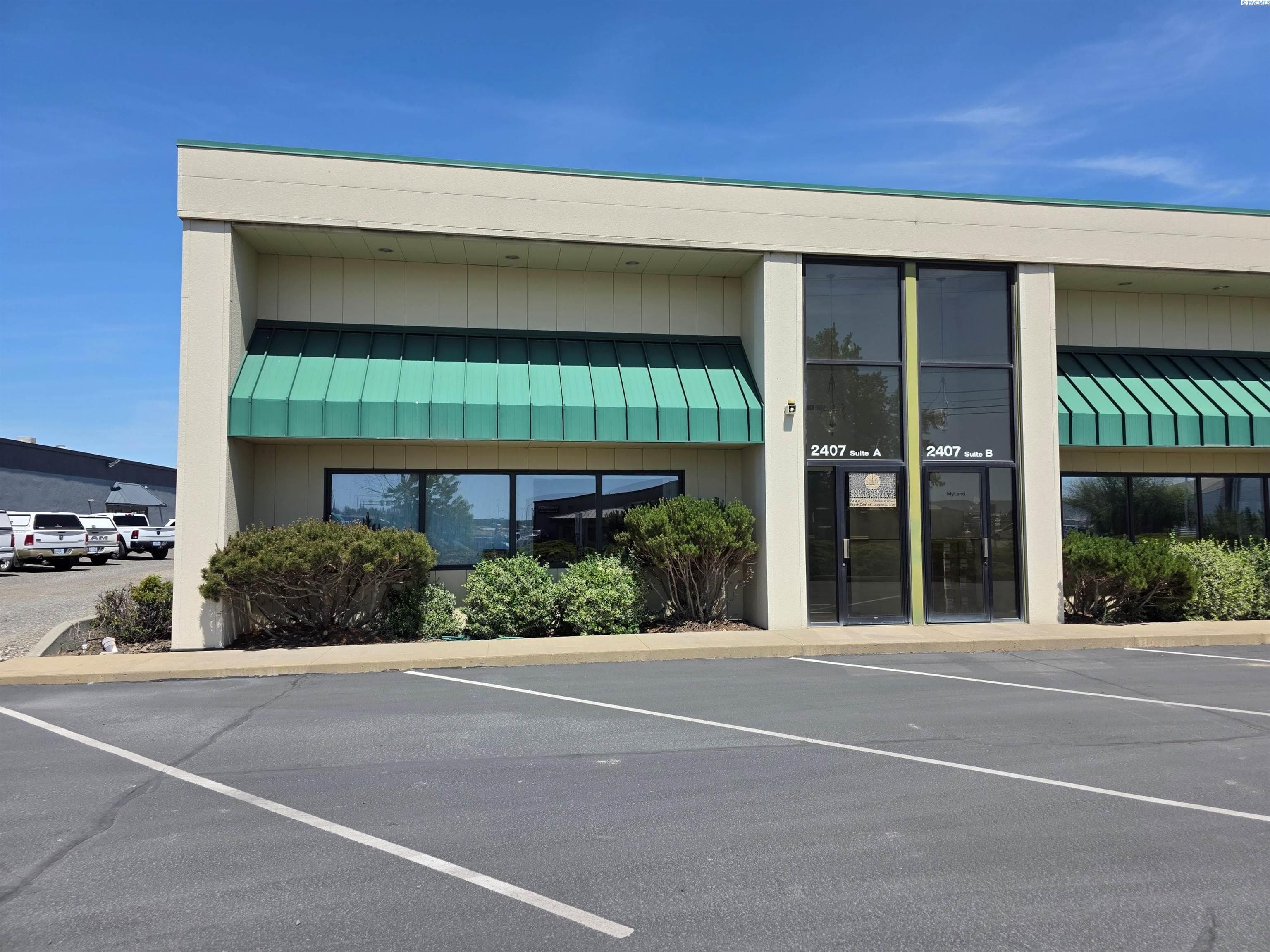 2407 Commercial Ave.