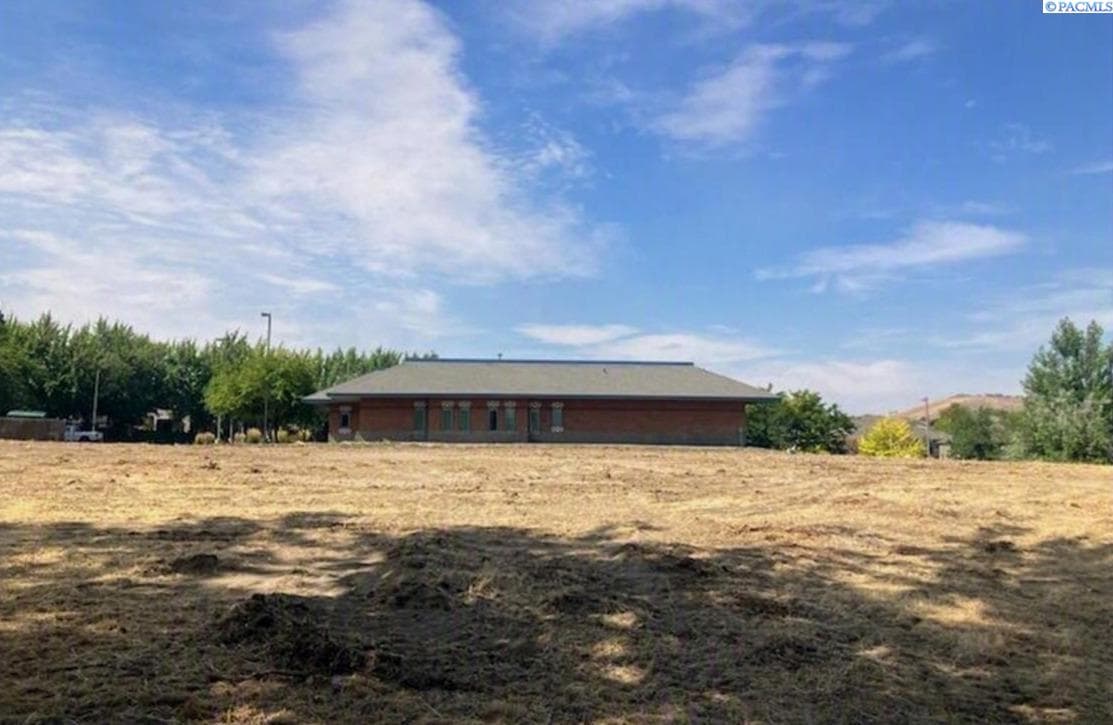 8232 Grandridge